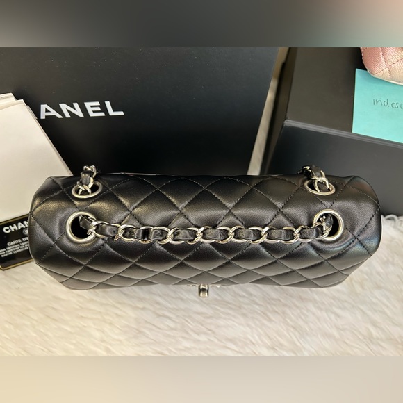 🔥CHANEL•Lambskin Quilted Classic Double Flap Bag Small - Picture 4 of 13
